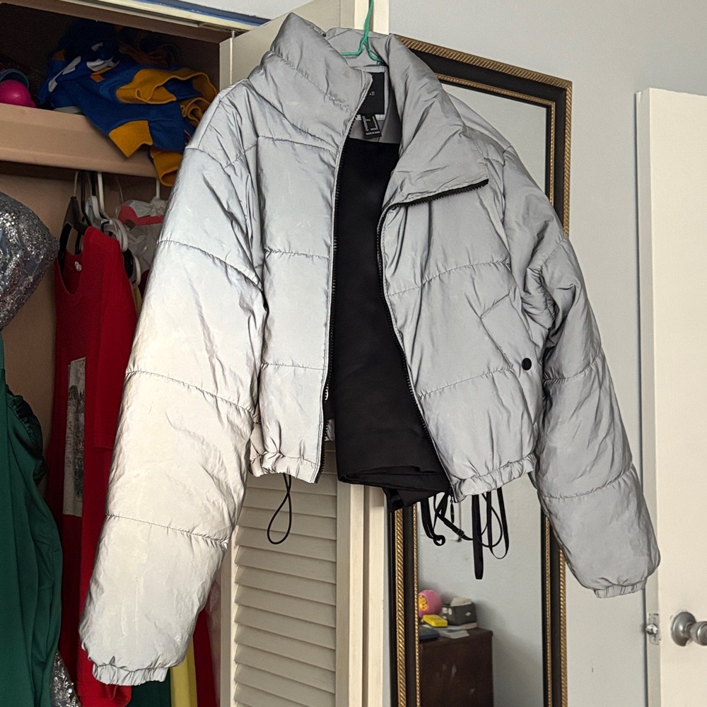 Forever 21 Light Gray Cropped Puffer Jacket